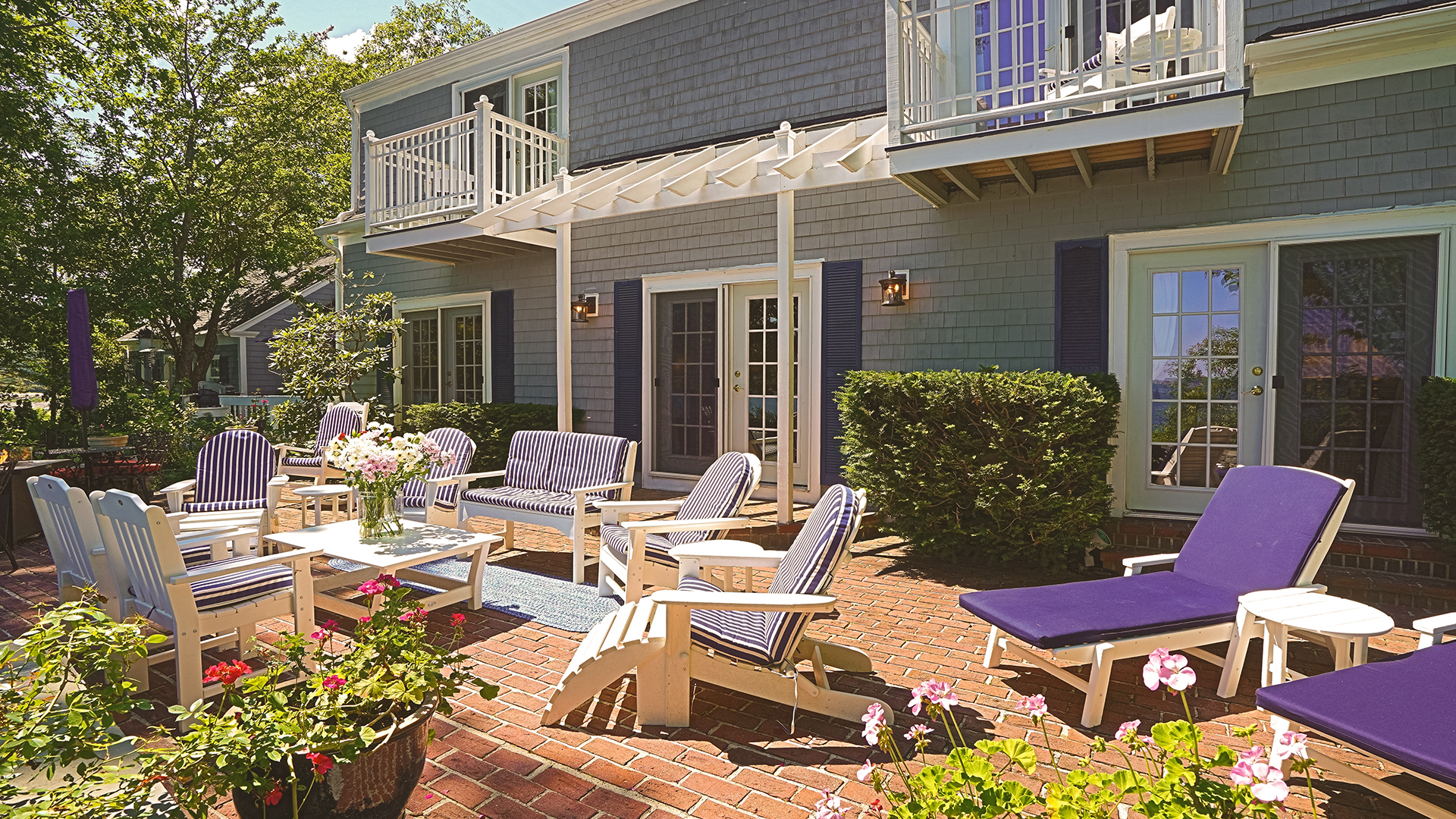 View of the back patio at Oceansedge